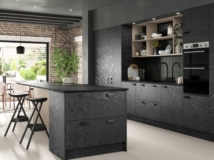 There are numerous pros and cons to a kitchen island