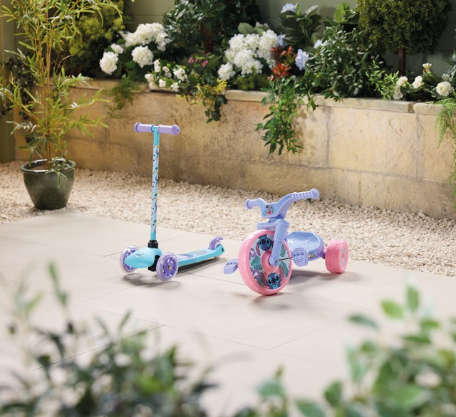 Big wheel trike, £24.99  Tilt N Turn scooter, £19.99